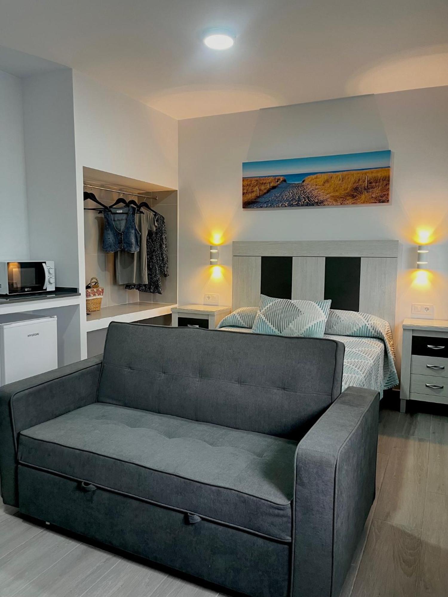 Hostal Los Mellizos Кониль-де-ла-Фронтера Экстерьер фото