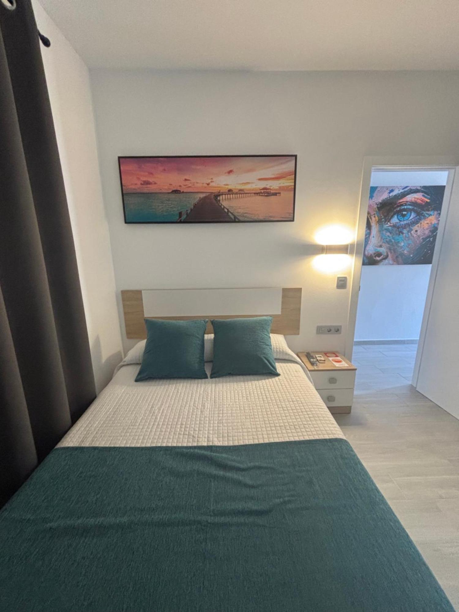 Hostal Los Mellizos Кониль-де-ла-Фронтера Экстерьер фото