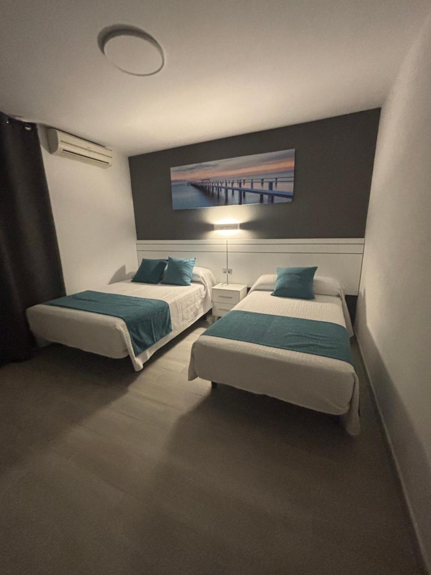 Hostal Los Mellizos Кониль-де-ла-Фронтера Экстерьер фото