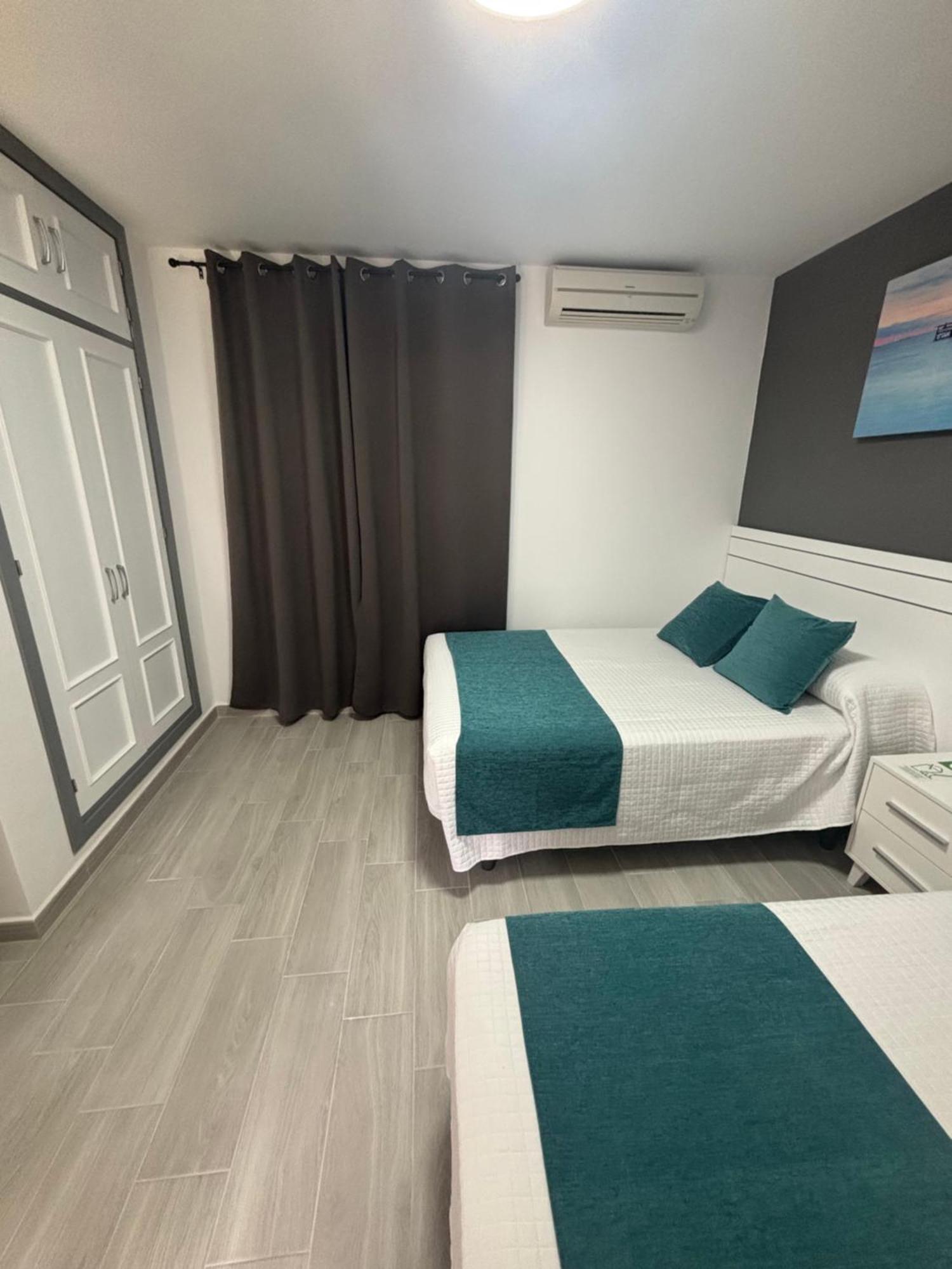 Hostal Los Mellizos Кониль-де-ла-Фронтера Экстерьер фото