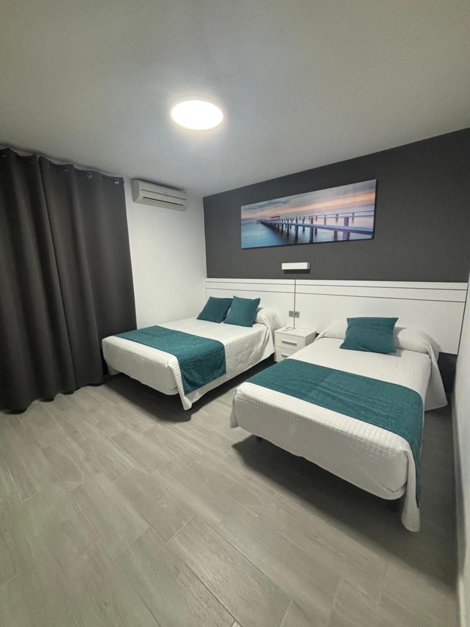 Hostal Los Mellizos Кониль-де-ла-Фронтера Экстерьер фото