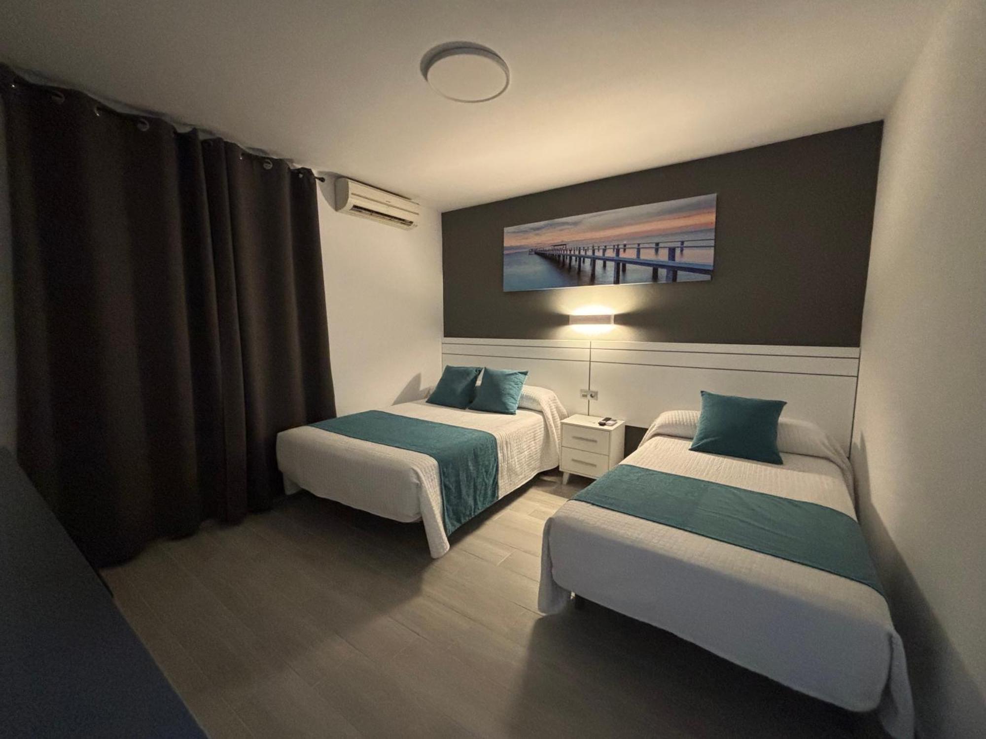 Hostal Los Mellizos Кониль-де-ла-Фронтера Экстерьер фото