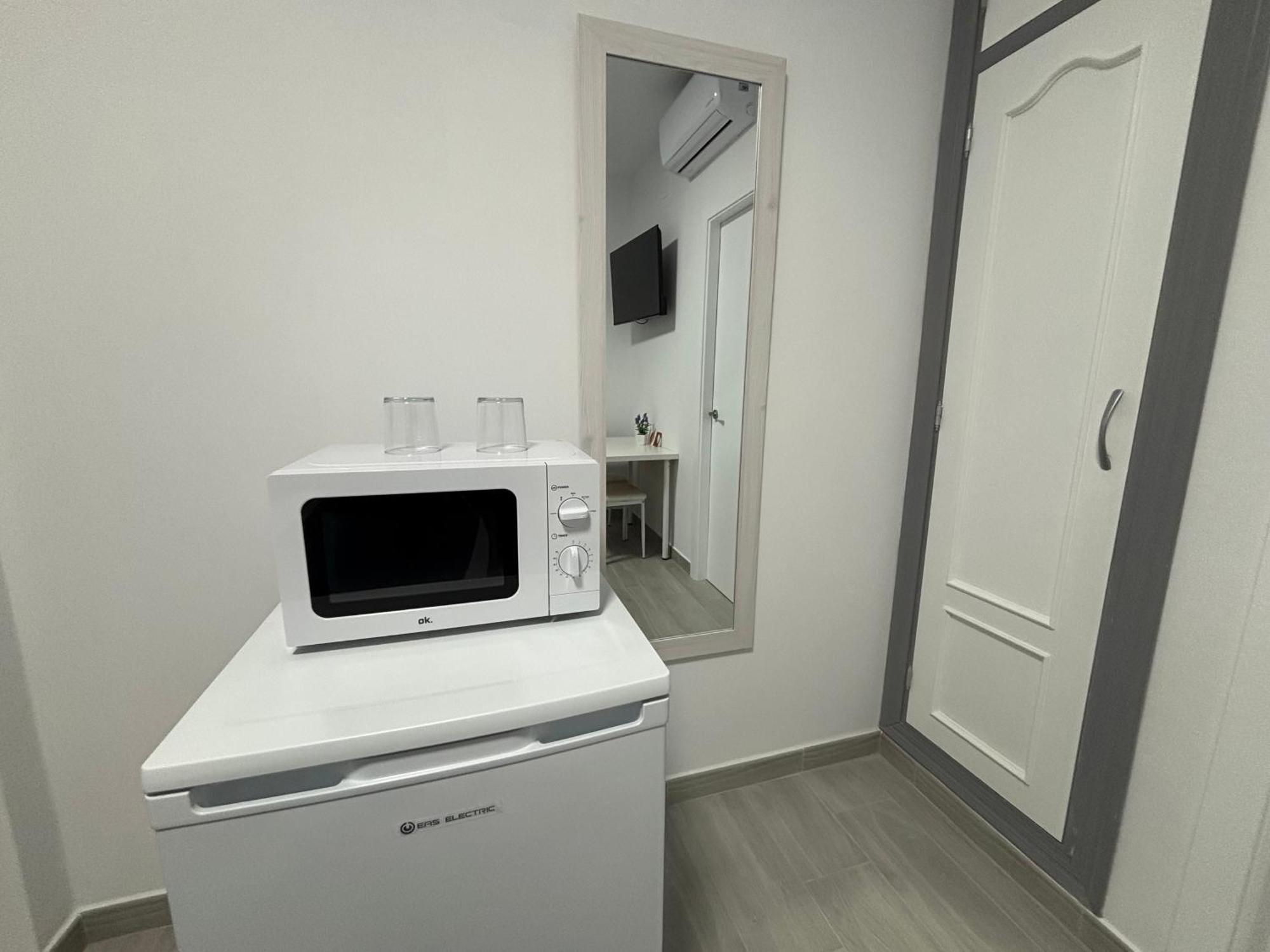 Hostal Los Mellizos Кониль-де-ла-Фронтера Экстерьер фото