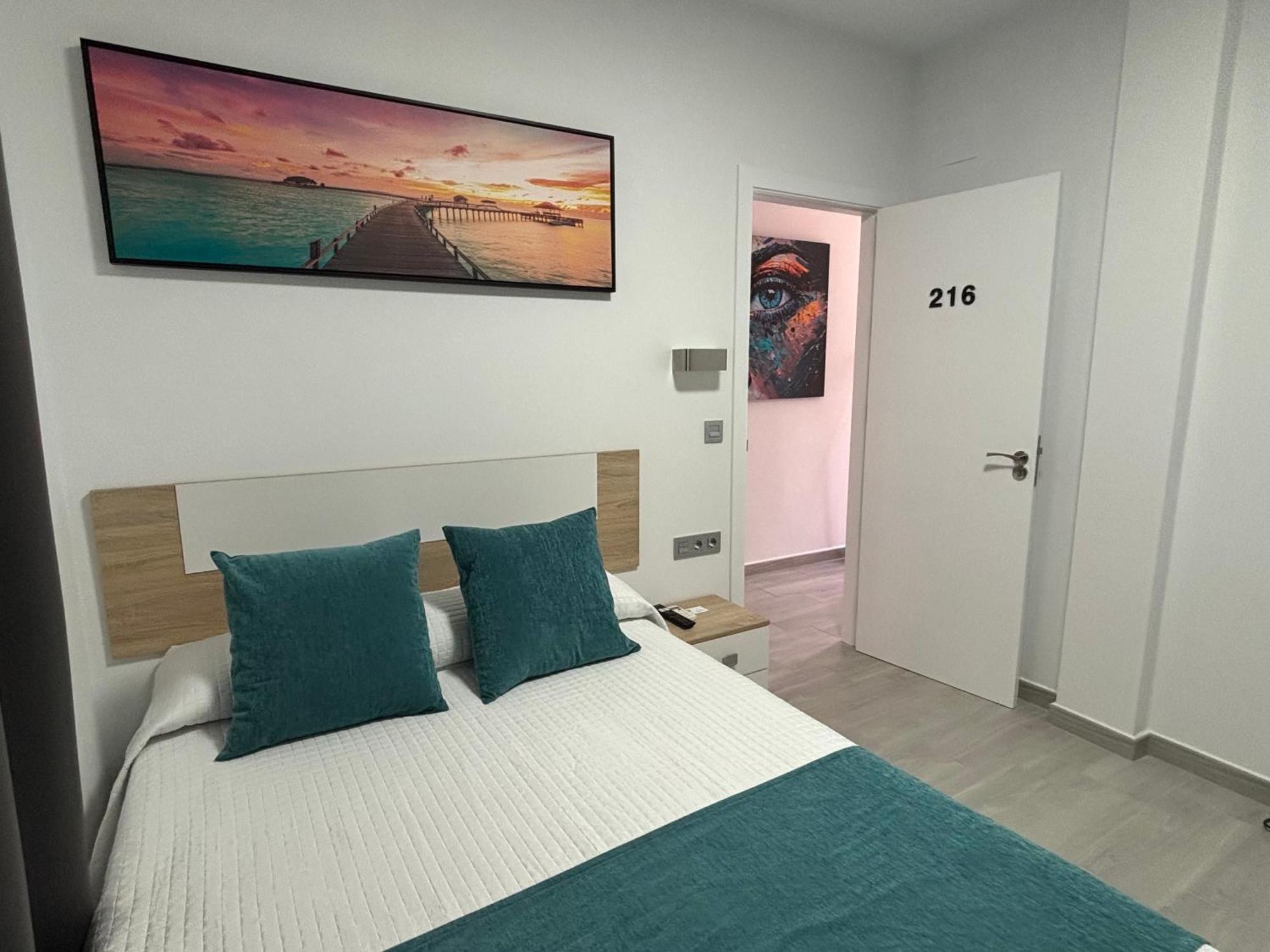 Hostal Los Mellizos Кониль-де-ла-Фронтера Экстерьер фото