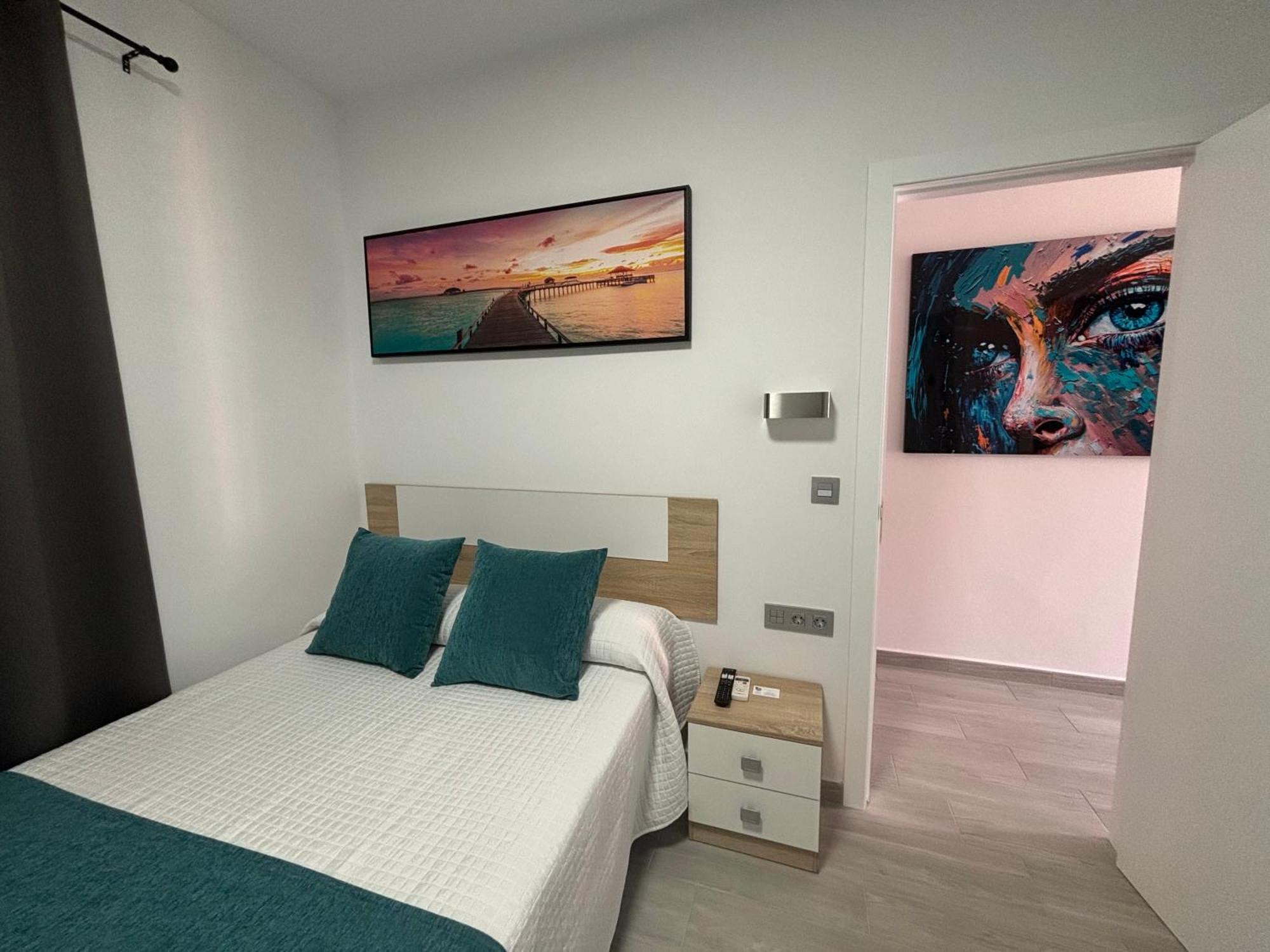 Hostal Los Mellizos Кониль-де-ла-Фронтера Экстерьер фото