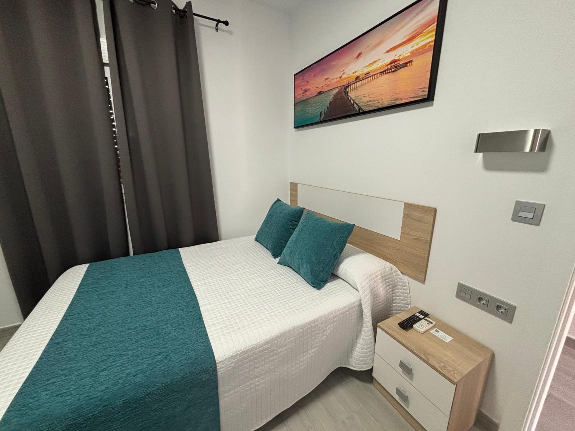 Hostal Los Mellizos Кониль-де-ла-Фронтера Экстерьер фото